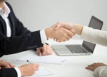 Shteti paguan 30% më shumë se privati, DAP: 20 aplikime për një vend pune