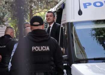 Mungoi në seancë për shkak të ndërhyrjes kirurgjikale? Avokati zbulon gjendjen shëndetësore të Veliajt