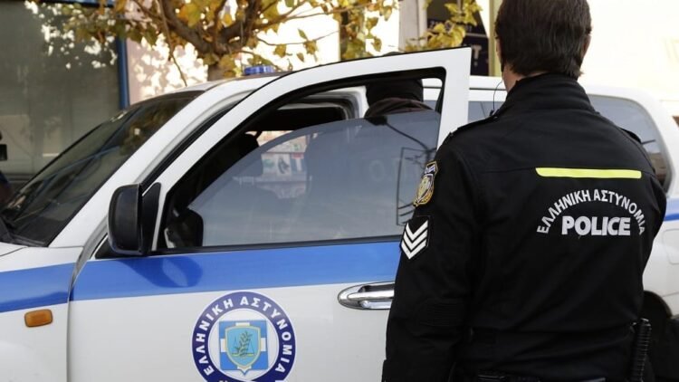 Në kërkim nga Shqipëria për grabitje, arrestohet në Greqi 61-vjeçari! Pritet të ekstradohet
