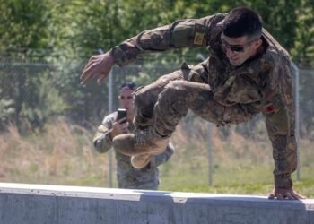 Dy ushtarakë shqiptarë triumfojnë në SHBA, fitojnë garën ‘Best Warrior’ të Gardës Kombëtare të Nju Xhersit