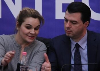 Monika Kryemadhi akuzon Lulzim Bashën, se financon portale për sulme denigruese ndaj saj
