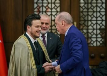 Ndalohet në aeroportin e Bostonit imami i njohur i Kuranit nga Kosova, i refuzohet hyrja në SHBA!