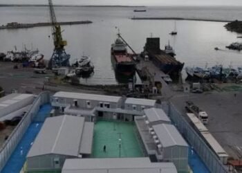 Italia rikthen planin për kampet e emigrantëve në Shqipëri, përgatitet dekreti i ri për Gjadrin