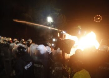 Protesta e PD/ U lënduan tre policë, procedohen penalisht 6 protestues dhe deputeti Klevis Balliu