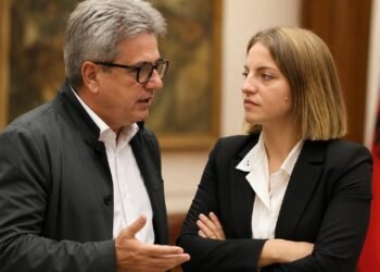 “Mos u konsumoni kot për problemet e Shkodrës”/ Benet Beci ironizon deputeten e PS Marjana Koçeku