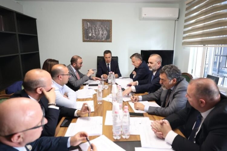 E enjtja, “prova e zjarrit”, a do të vazhdojë paqja PS-PD dhe a do tu mbijetojë Xhafaj turbulencave brenda në PS?
