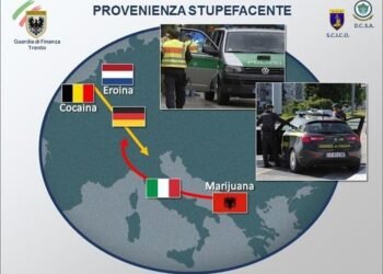 “Baza shqiptare” e kokainës në Itali, antimafia mbyll hetimet: 37 të dyshuar, qindra mijëra euro dhe 137 kg drogë drejt Salentos