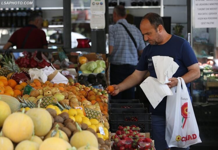 Konusmatorët pesimistë për ekonominë shqiptare