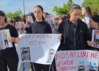 Qytetarët në Durrës, në protestë për vdekjen e dy të miturve