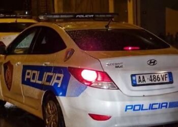I arrestuari në Kuçovë i rrëmben armën e shërbimit policit 20-vjeçar dhe e plagos, neutralizohet nga efektivët e tjerë