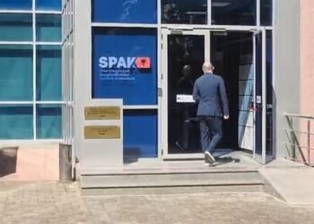 Korrupsion dhe shkelje e barazisë në tendera, Erald Elezi paraqitet në SPAK (VIDEO)