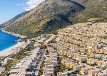Pas paralajmërimit se do të shkatërronte Bajrat, Marjana Koçeku godet Palasën e Samir Manes