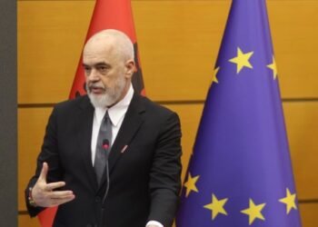 Kryeministri Rama shpall ‘Dëshmor i Atdheut’ efektivin e vrarë!
