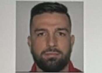 Kush është zyrtari që informoi Armando Pacanin se ndaj tij ka urdhër-arresti nga Gjermania?