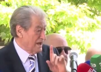Berisha reagon pas protestës në Zvërnec: Mbështesim investimet e huaja!