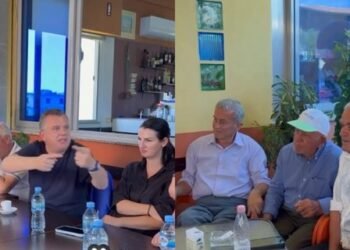 Taulant Balla, leksion ekonomie disa pensionistëve: 4 miliardë në Zvërnec janë 8, 12, se do blihen tulla e tjergulla