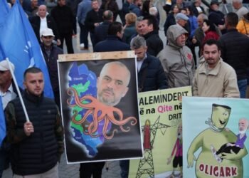 Protestat kundër qeverisë/ Imami xhamisë së Durrësit: Kush mashtron qytetarët nuk shkon në Xhenet