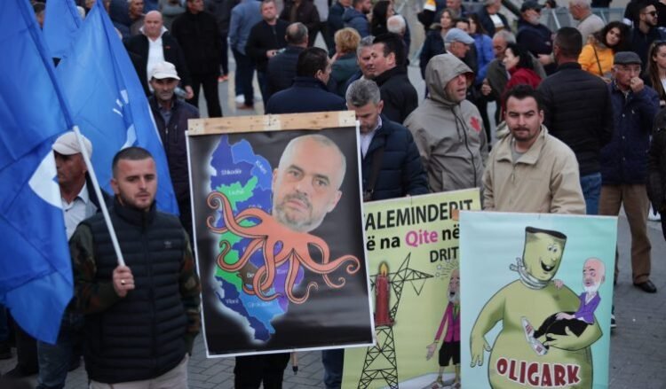 Protestat kundër qeverisë/ Imami xhamisë së Durrësit: Kush mashtron qytetarët nuk shkon në Xhenet