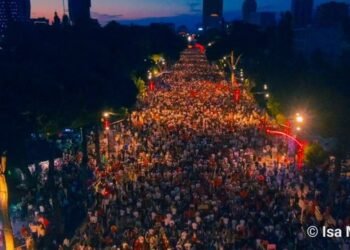 Dita e 10 e protestës së “Shqipërisë së re”, qytetarët ndryshojnë strategji, marshim në disa zona të kryeqytetit
