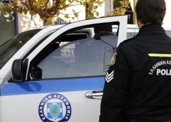 Shqiptari ekstradohet nga Serbia në Greqi, grabiti dhe asfiksoi një 65-vjeçar në Selanik