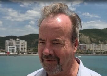 “Zverneci po përdoret politikisht”/ Gazetari i “New York Times” në Vlorë: Akuza të pavërteta “nxijnë” Shqipërinë