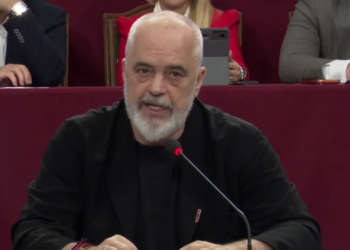 ‘Mallëngjen’ Rama: Po të doni, iki në shtëpi dhe Shqipërinë mbrojeni vetë nga të huajt