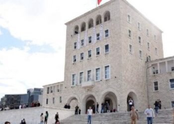 Nisin sot aplikimet në universitete, maturantët kanë 6 ditë kohë për zgjedhjen e degëve