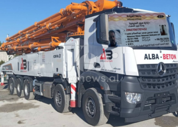 Shoferi i “Alba-Beton” i jepte betonieres që u përplas me patentë të skaduar! (Foto)