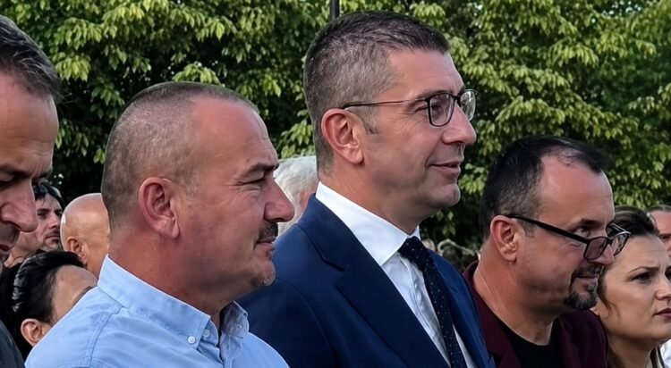 Kryeministri Mickoski në Pustec, për të dytën herë luhet vetëm himni maqedonas; kryebashkiaku kërkon ndjesë