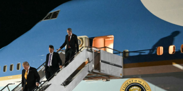 Detajet e operacionit të pazakontë: Trump u largua fshehurazi nga Turqia me një avion ushtarak
