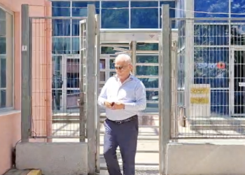 Tre orë në SPAK, biznesmeni Rrok Gjoka largohet pa folur për mediat