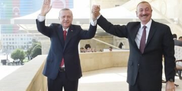 “Ju ka lënë mendja apo çfarë?” – Azerbajxhani kërkon të qetësojë gjakrat mes Izraelit dhe Turqisë