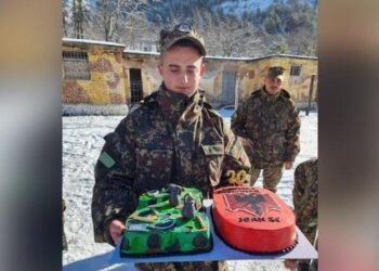 “Lamtumirë biri im, do të mbetesh fryma ime” – Mesazhi prekës i nënës së Joan Zukos, që u vra nga shoku i fëmijërisë