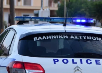 Greqi/ Djali mban trupin e babait për 5 vite në frigorifer për t’i marrë pensionin