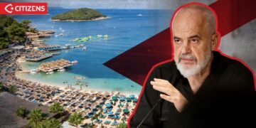 Plazhi publik nuk është më falas: Bashkitë tarifojnë çadra dhe shezlongë