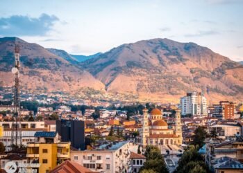 Qytetet më të “shkreta”, Korça ka mbi 80% të territorit pa banorë, Durrësi vetëm 20,6%