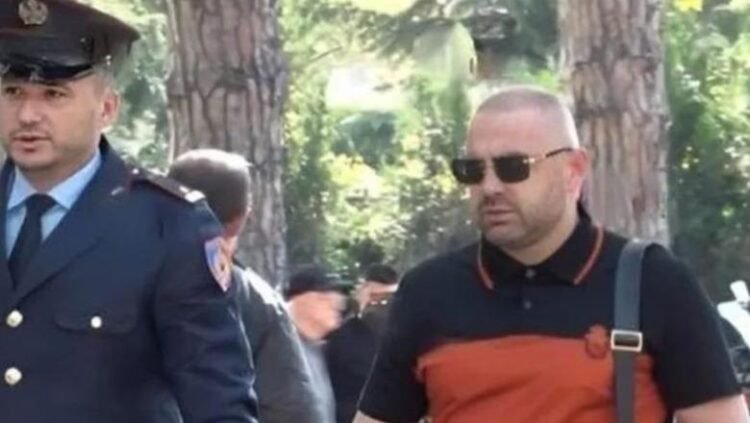 Pas përjashtimit nga policia, Ulian Shpataraku në telashe të reja. Shpallet në kërkim pas sherrit në Dhërmi
