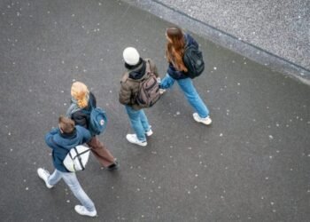 Të rinjtë ikin, por dhe ata që mbeten nuk kanë ku punojnë, papunësia e tyre rritet 16%