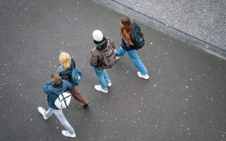 Të rinjtë ikin, por dhe ata që mbeten nuk kanë ku punojnë, papunësia e tyre rritet 16%