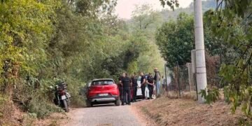 30-vjeçari rus vret tre të rinj në një poligon qitjeje në Mal të Zi, policia u kërkon qytetarëve të qëndrojnë në shtëpi