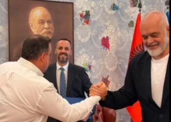 Rama si trajner basketbolli, nxjerr Lamallarin nga fusha dhe fut Ervin Demon: Ndryshon ministri i Brendshëm