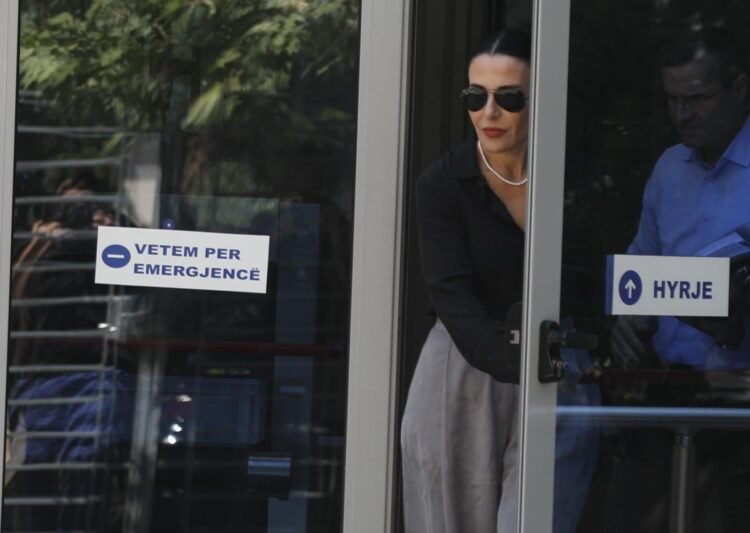 “Të plasi trapi…”, SMS-të e Ballukut në dosjen për aferën e Unazës së Tiranës