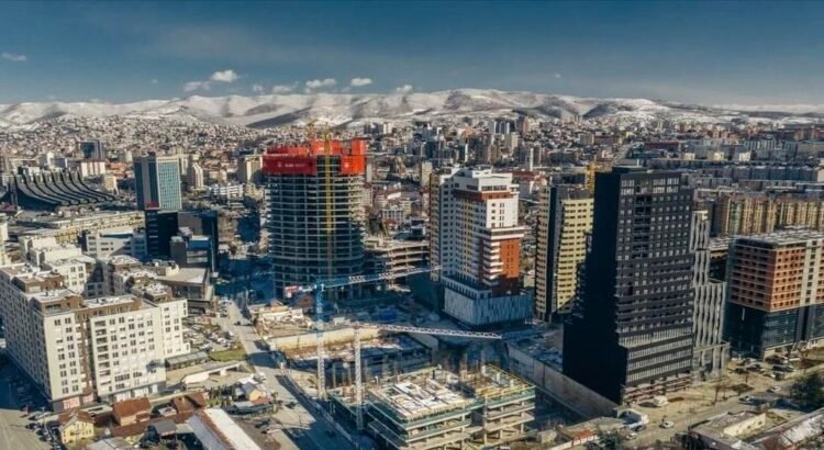 Moody’s paralajmëron Shqipërinë për goditjen që mund të vijë nga tregu i pasurive të paluajtshme