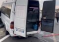 Furgoni del nga rruga në Kashar, disa pasagjerë të dëmtuar