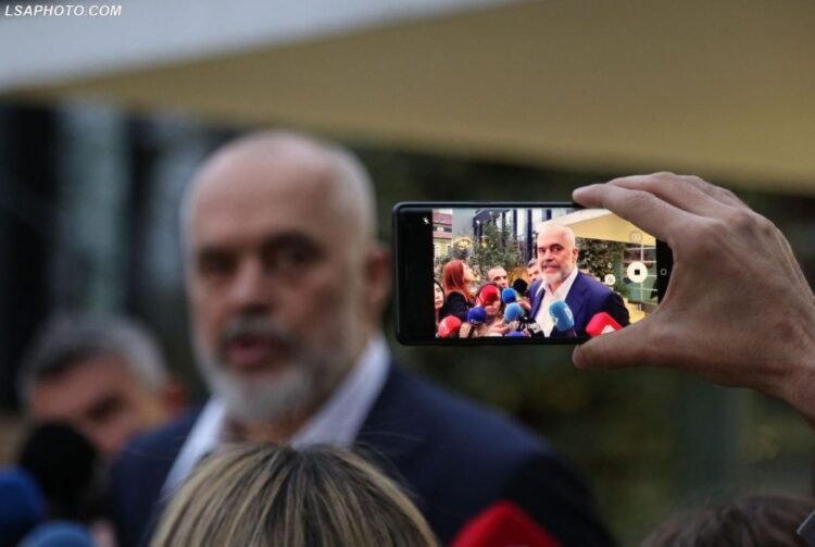Konflikti për pagat, një kapitull i ri i përplasjeve të Ramës me drejtësinë