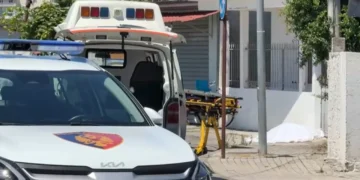 Aksident i rëndë në Cërrik, humb jetën një 21-vjeçar, plagoset një i mitur