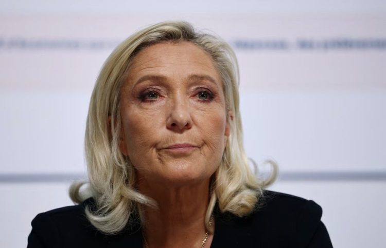 Franca drejt një përballjeje të fortë presidenciale, Le Pen dhe Mélenchon kryesojnë sondazhet për vitin 2027