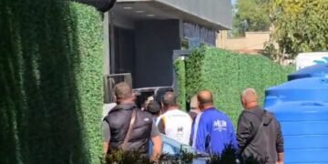 Aksident tragjik në Vlorë/ Materialet e rënda zënë poshtë punonjësin, humb jetën