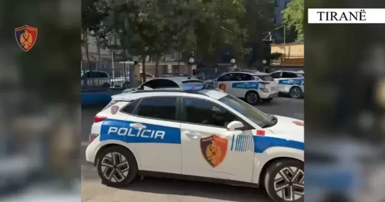 Arrestohet 37-vjeçari në Roskovec/ Qëlloi me armë zjarri para banesës ku jetonte ish-bashkëjetuesja