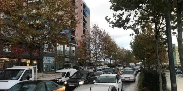 Shpresë për t’i dhënë fund makthit të Kthesës së Kamzës/ ARRSH projekton rrugë të re për hyrjen veriore të Tiranës